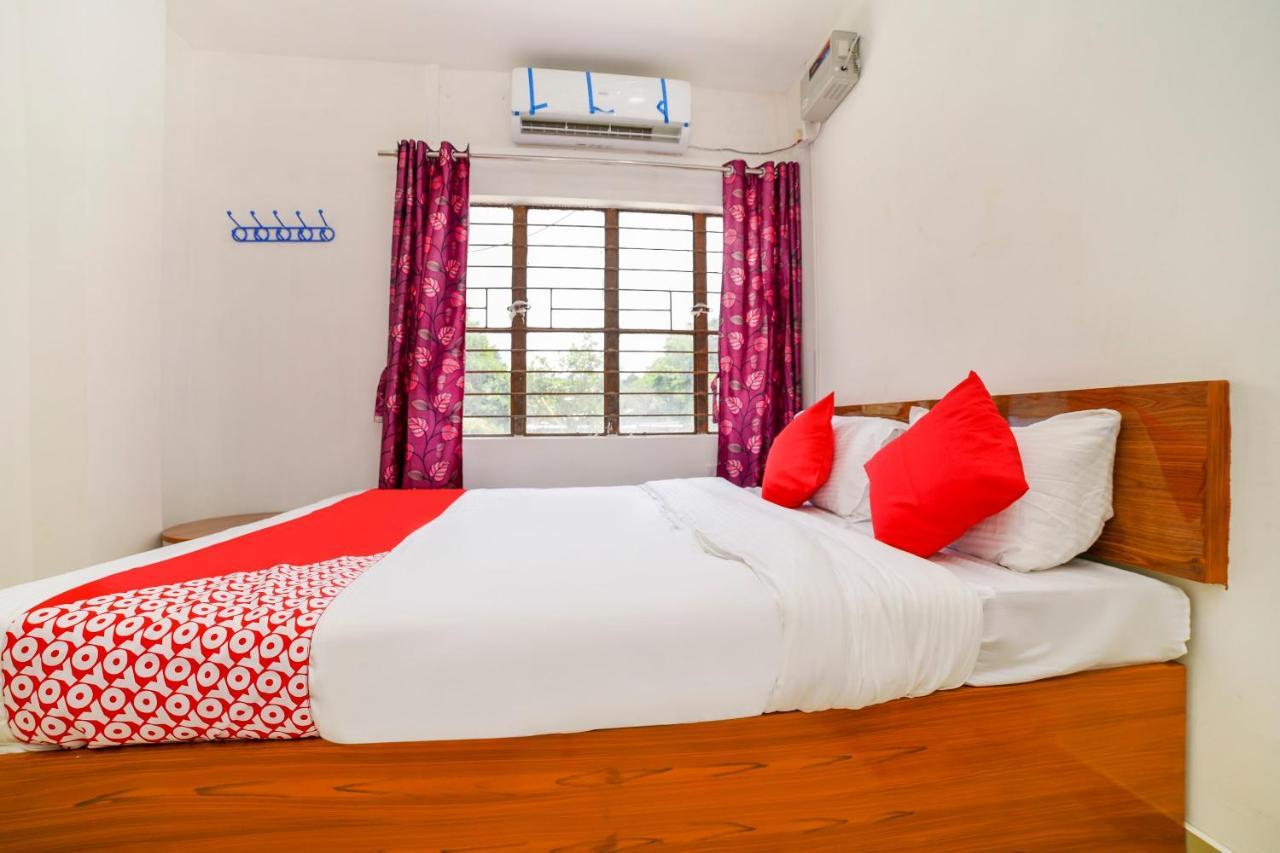 Oyo 40893 Hotel Lotus Guwahati Eksteriør billede