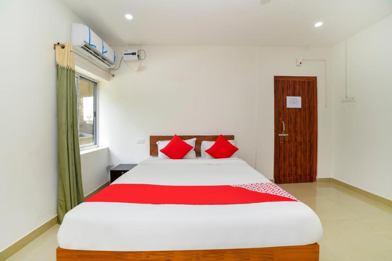 Oyo 40893 Hotel Lotus Guwahati Eksteriør billede