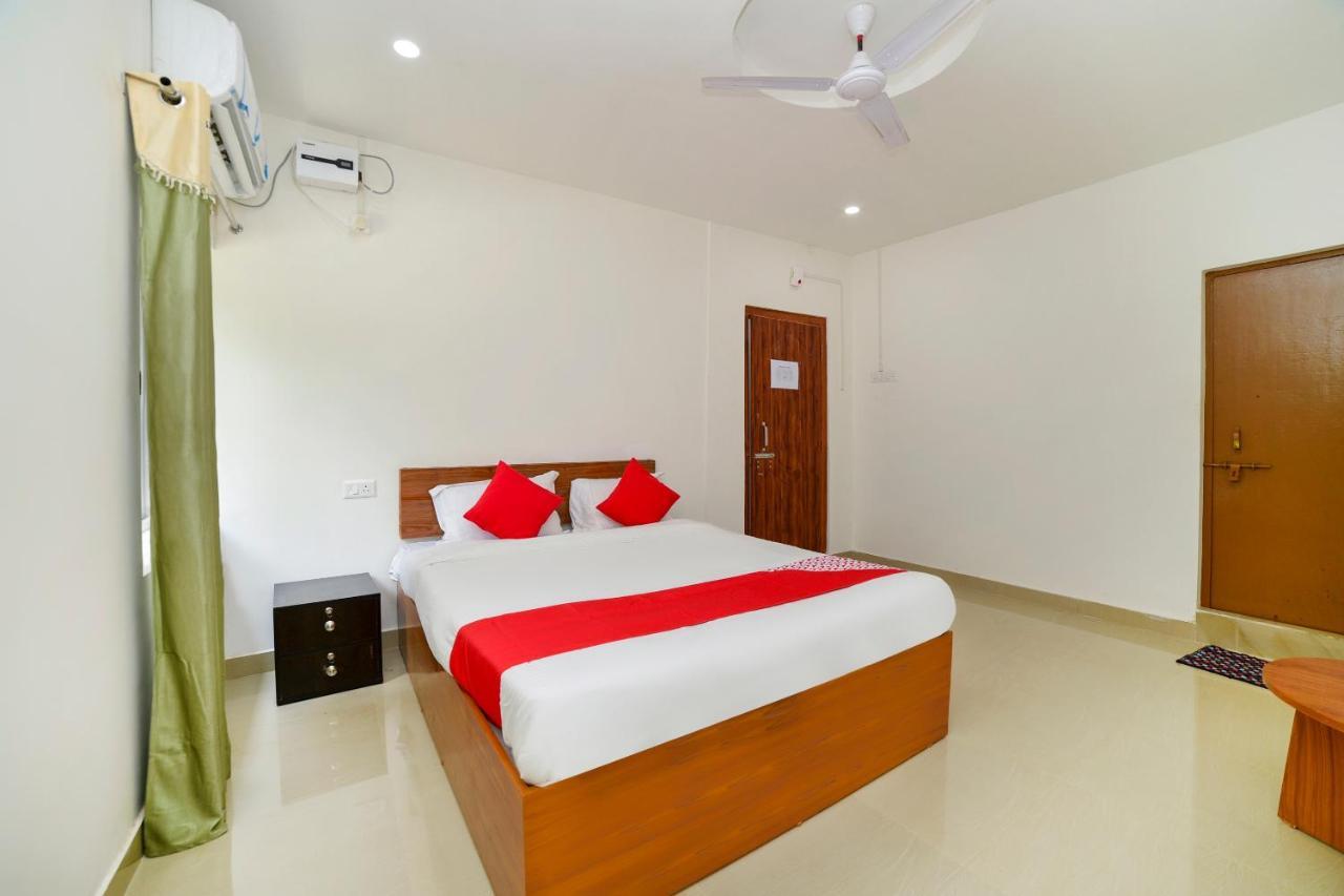 Oyo 40893 Hotel Lotus Guwahati Eksteriør billede