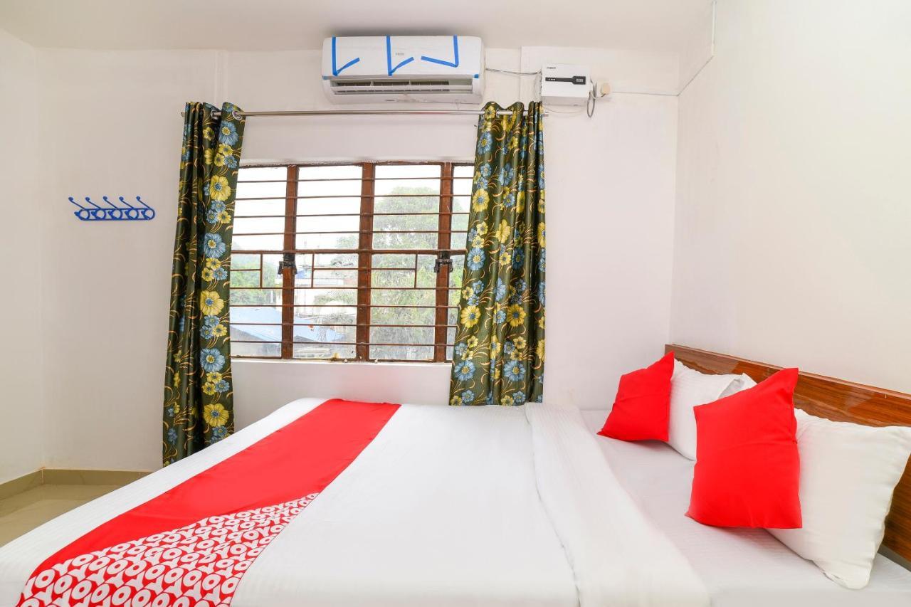 Oyo 40893 Hotel Lotus Guwahati Eksteriør billede